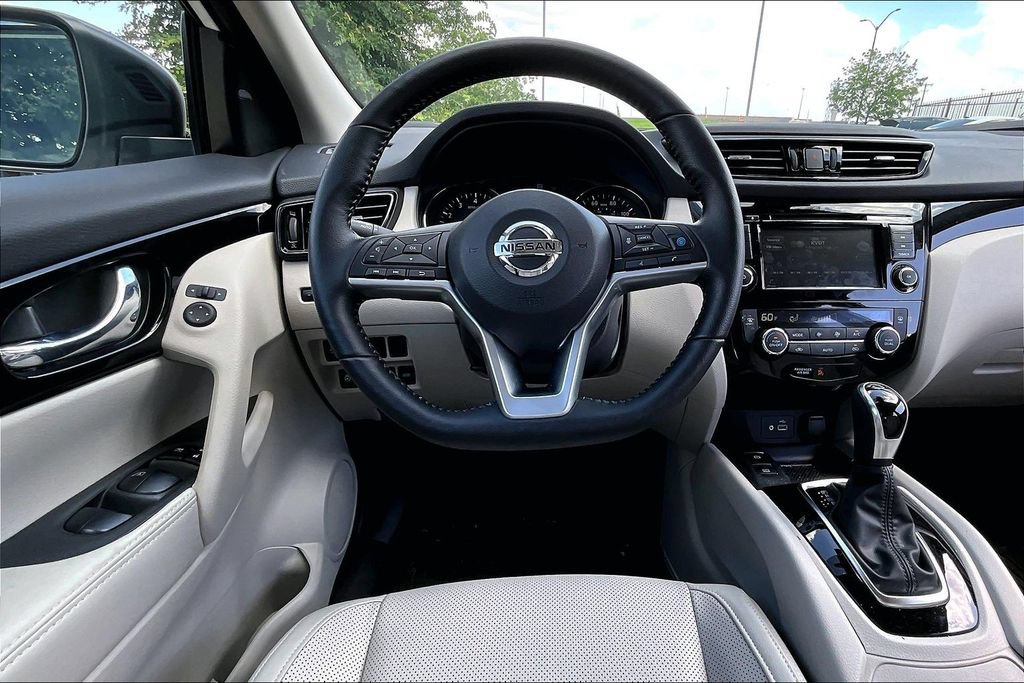 Used 2022 Nissan Rogue Sport SL AWD/4WD image 6