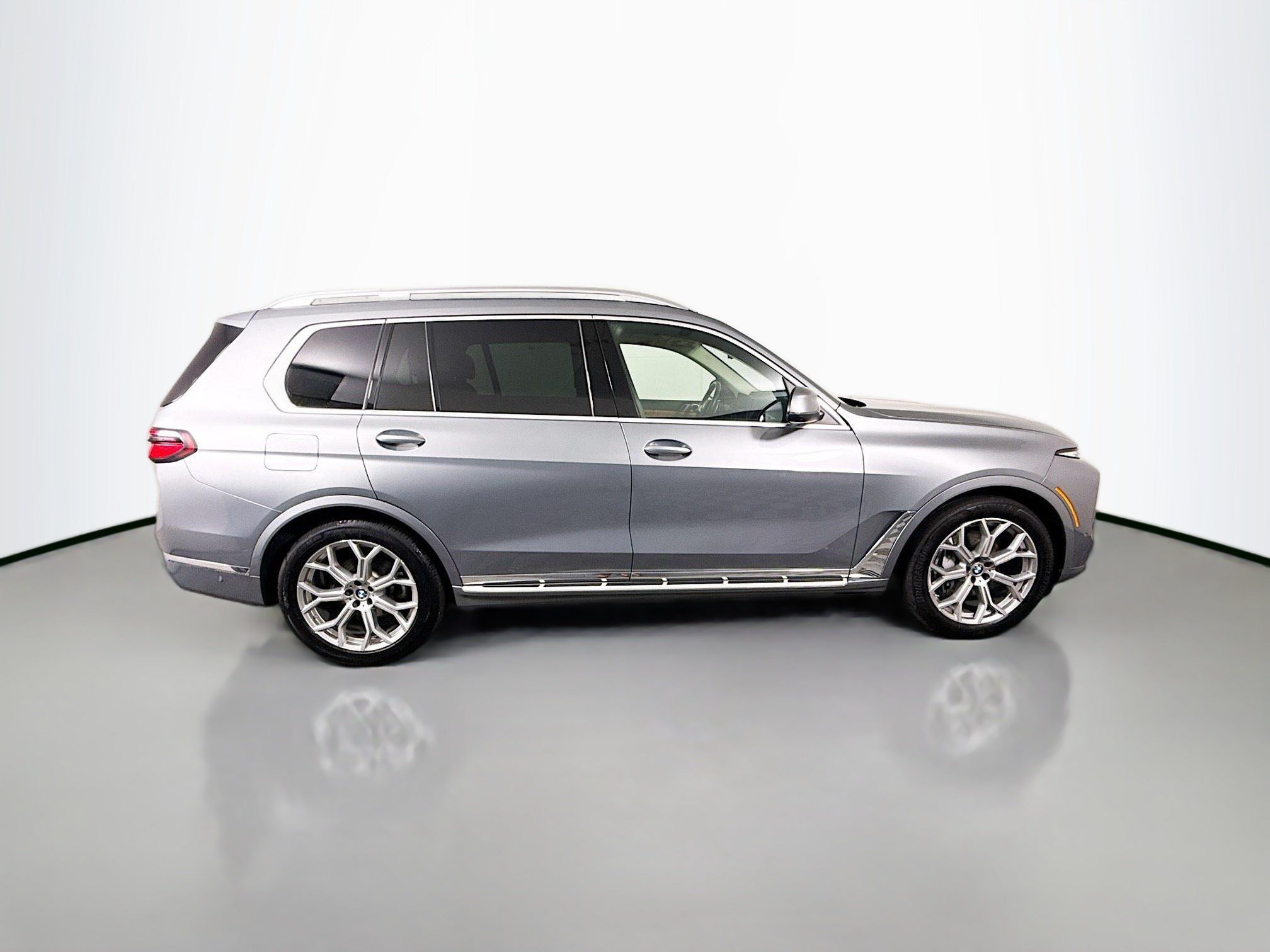 Used 2025 BMW X7 xDrive40i AWD/4WD image 11