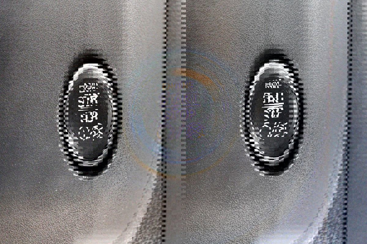 Used 2012 Dodge Challenger R/T image 25