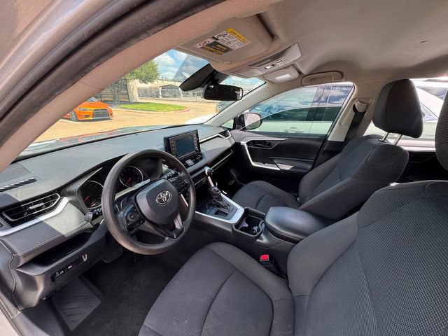 Used 2019 Toyota RAV4 LE w/ Carpet Mat Package image 9