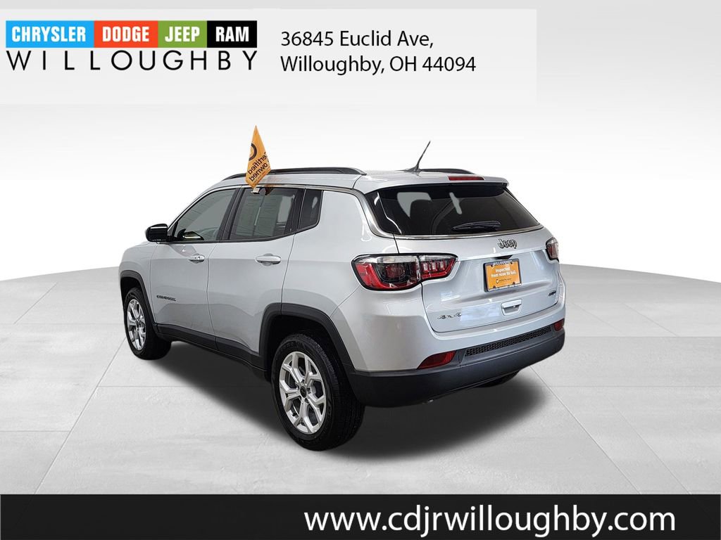 Certified 2025 Jeep Compass Latitude image 6