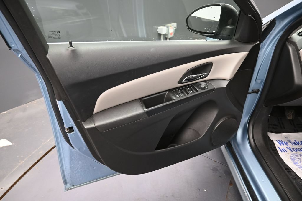 Used 2012 Chevrolet Cruze LS FWD image 24