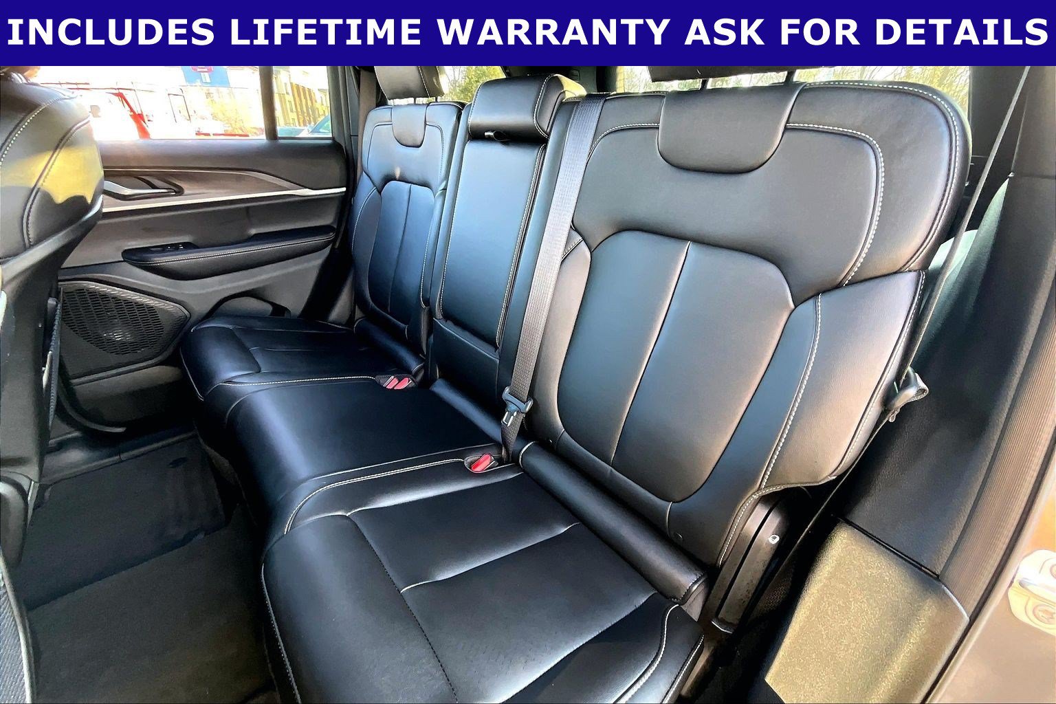 Used 2025 Jeep Grand Cherokee Limited AWD/4WD image 21