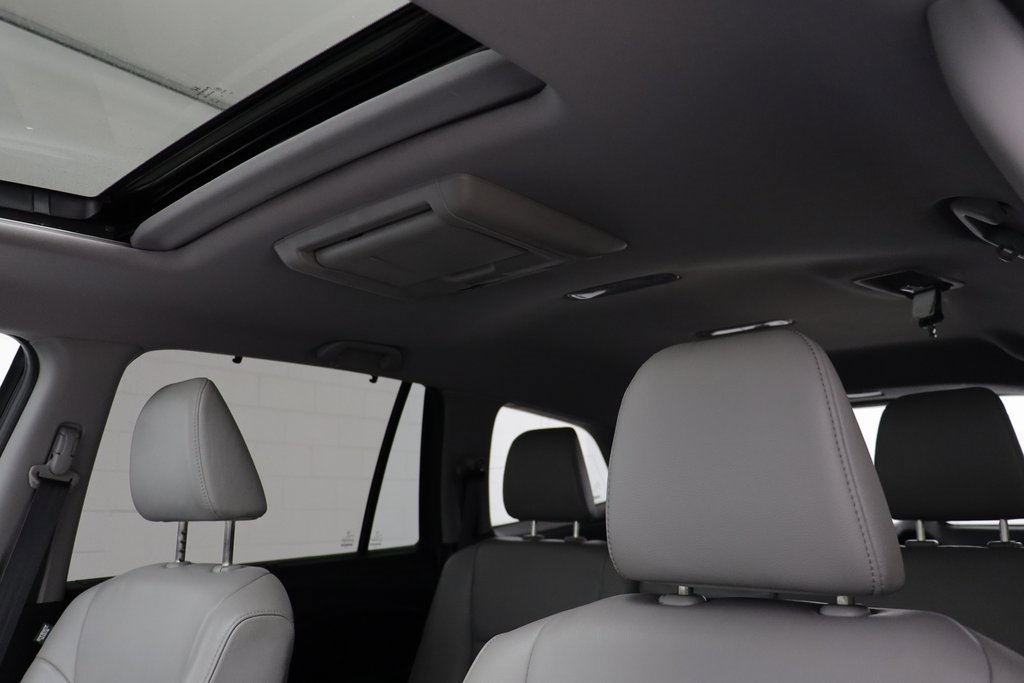 Used 2016 Honda Pilot Touring image 13