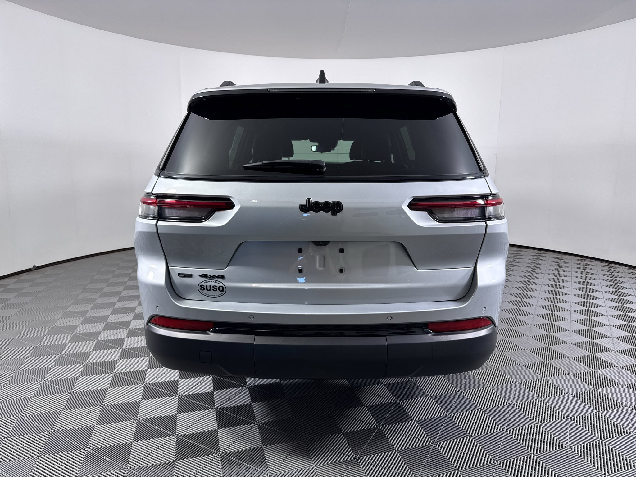 Used 2023 Jeep Grand Cherokee L Laredo AWD/4WD image 11