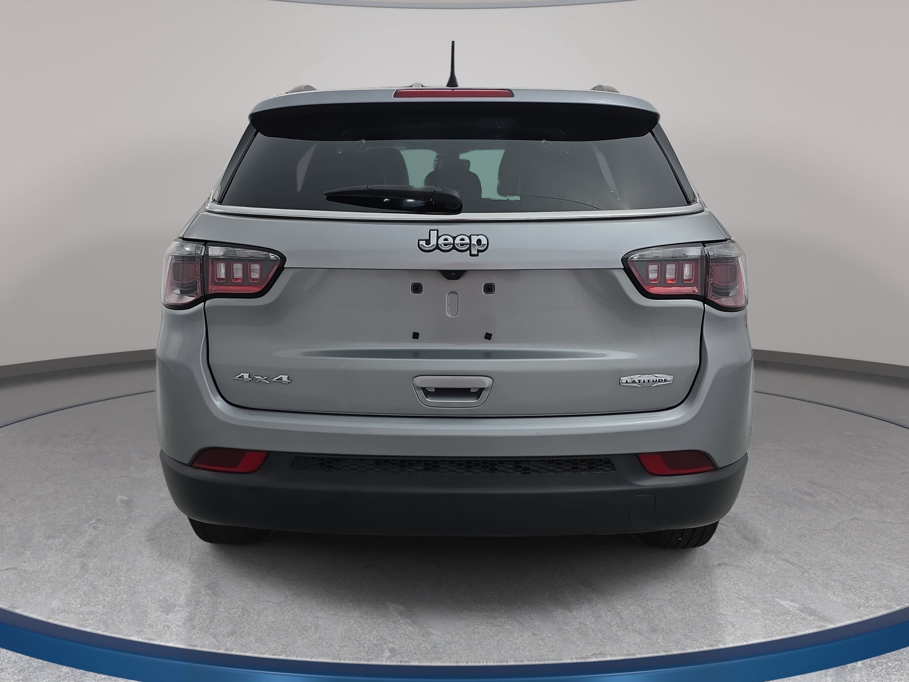 Used 2024 Jeep Compass Latitude w/ Convenience Group AWD/4WD image 6