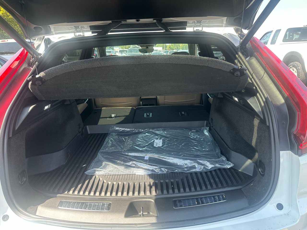 Used 2025 Cadillac XT4 Premium Luxury w/ Technology Package image 20