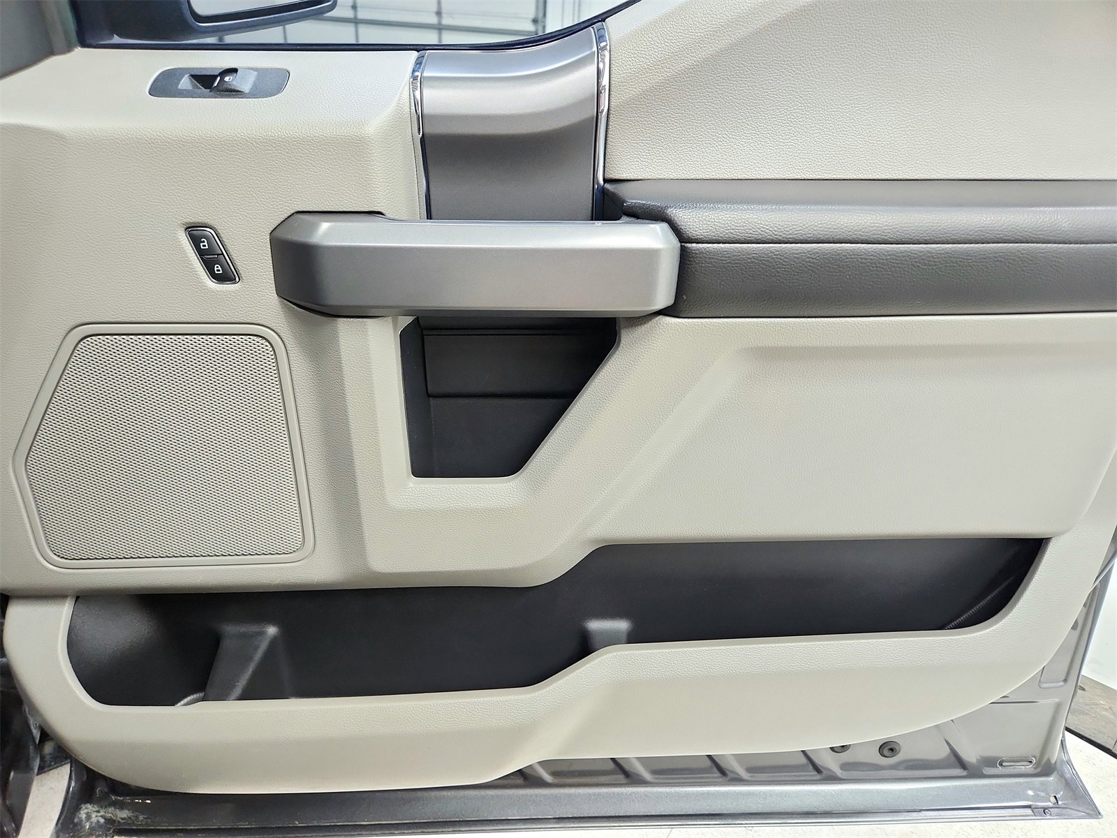 Used 2018 Ford F150 XLT w/ Equipment Group 302A Luxury image 40