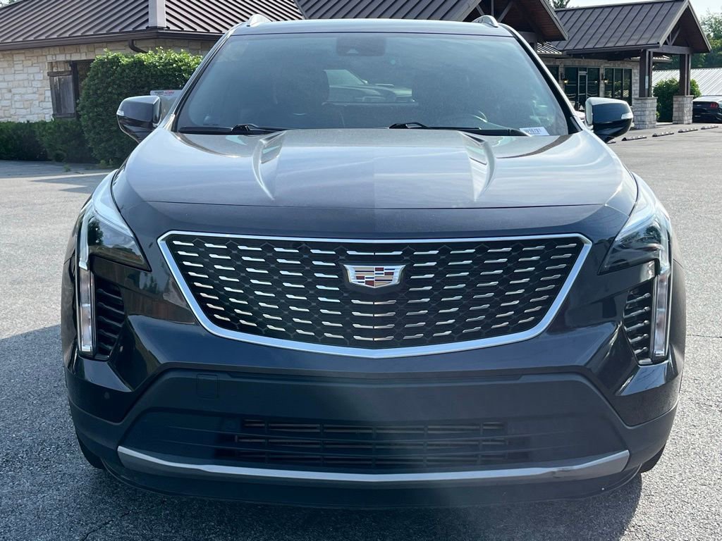 Used 2023 Cadillac XT4 Premium Luxury FWD image 3