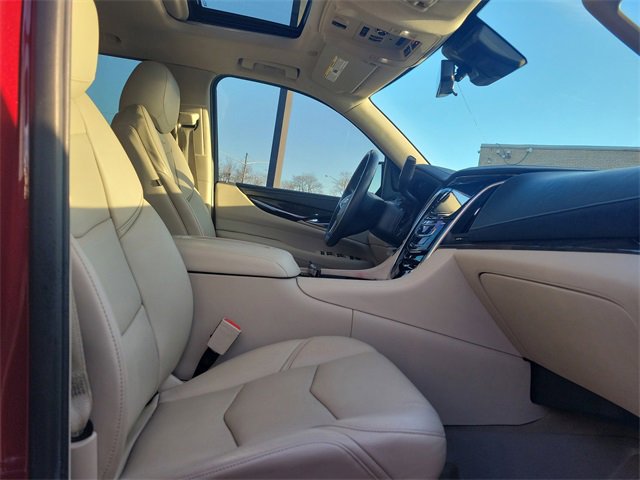 Used 2020 Cadillac Escalade Luxury w/ Escalade Sport Edition image 34