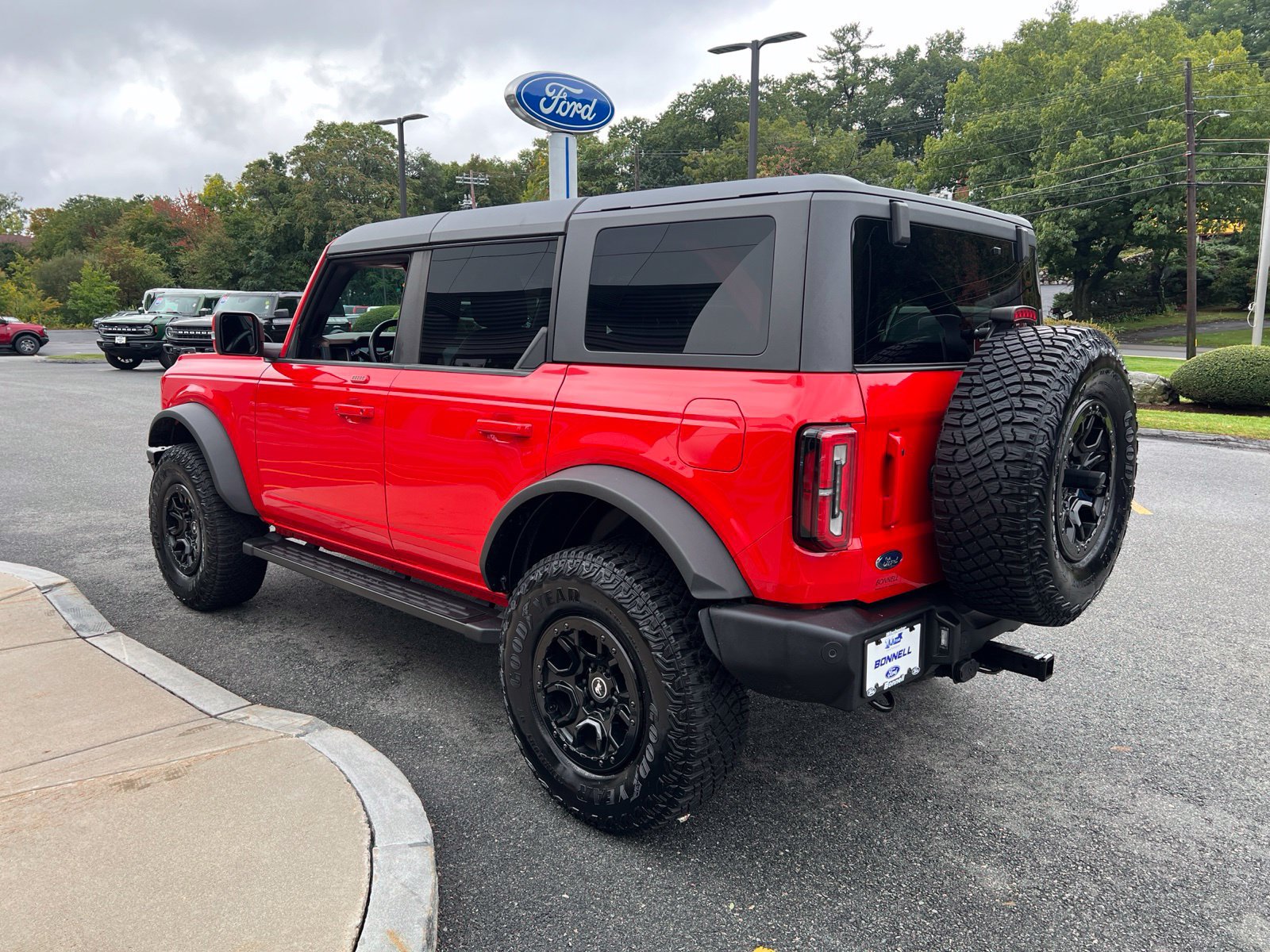 Certified 2023 Ford Bronco Outer Banks w/ Sasquatch Package AWD/4WD image 4