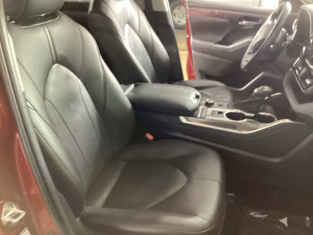 Used 2020 Toyota Highlander Limited AWD/4WD image 18