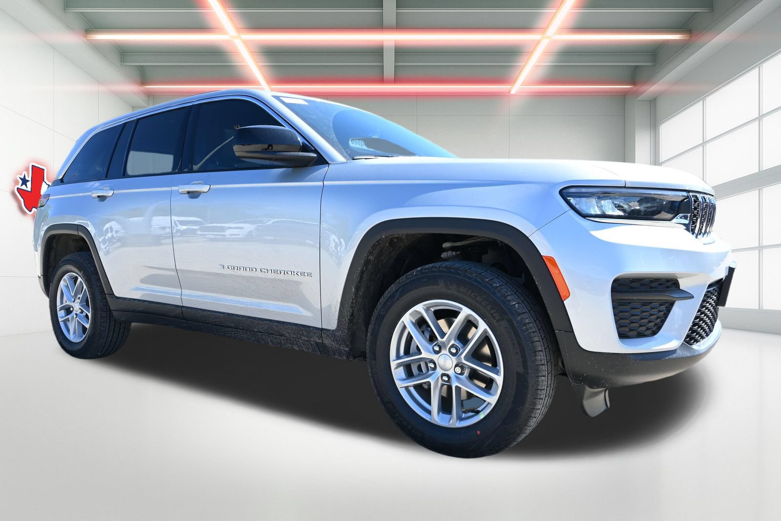 New 2026 Jeep Grand Cherokee Laredo X AWD/4WD image 4