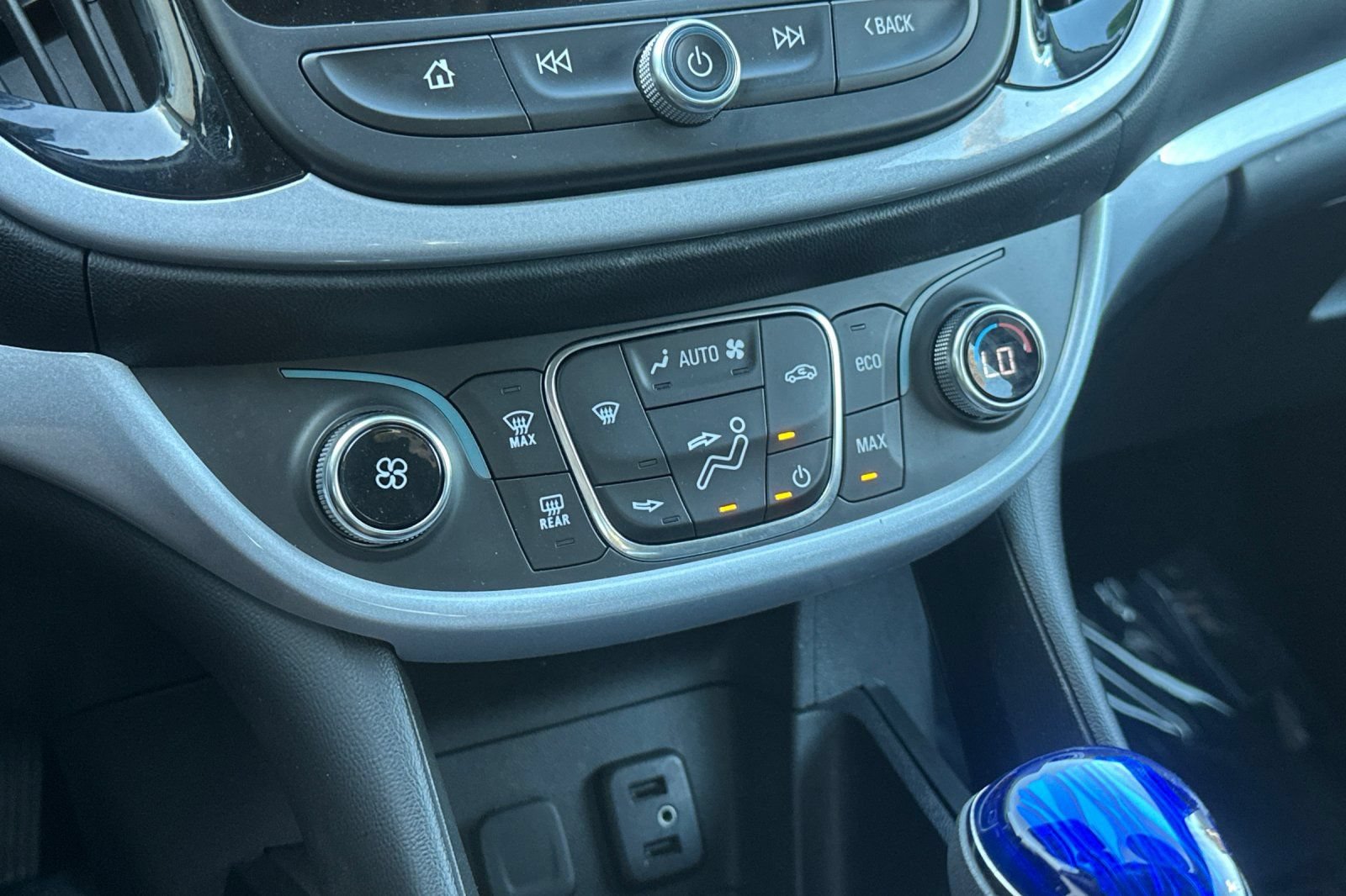 Used 2018 Chevrolet Volt LT FWD image 29