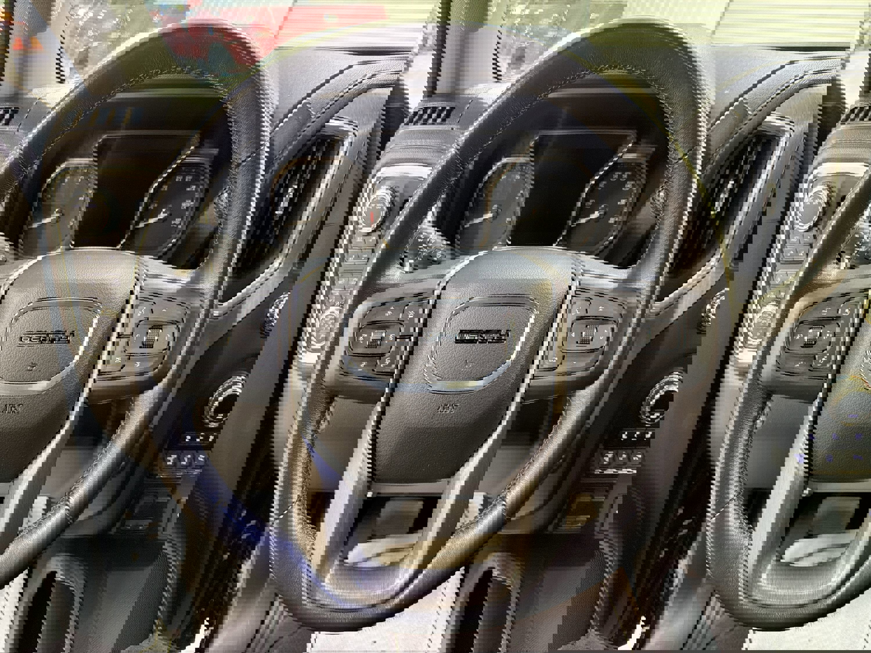 Used 2022 GMC Sierra 2500 Denali w/ Denali Black Diamond Edition image 13