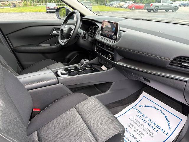 Certified 2025 Nissan Rogue SV AWD/4WD image 13