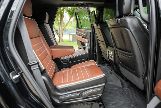 Used 2024 GMC Yukon Denali Ultimate w/ LPO, Floor Liner Package AWD/4WD image 32