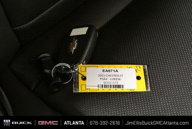 Used 2025 Chevrolet Trax ACTIV w/ Sunroof Package FWD image 34