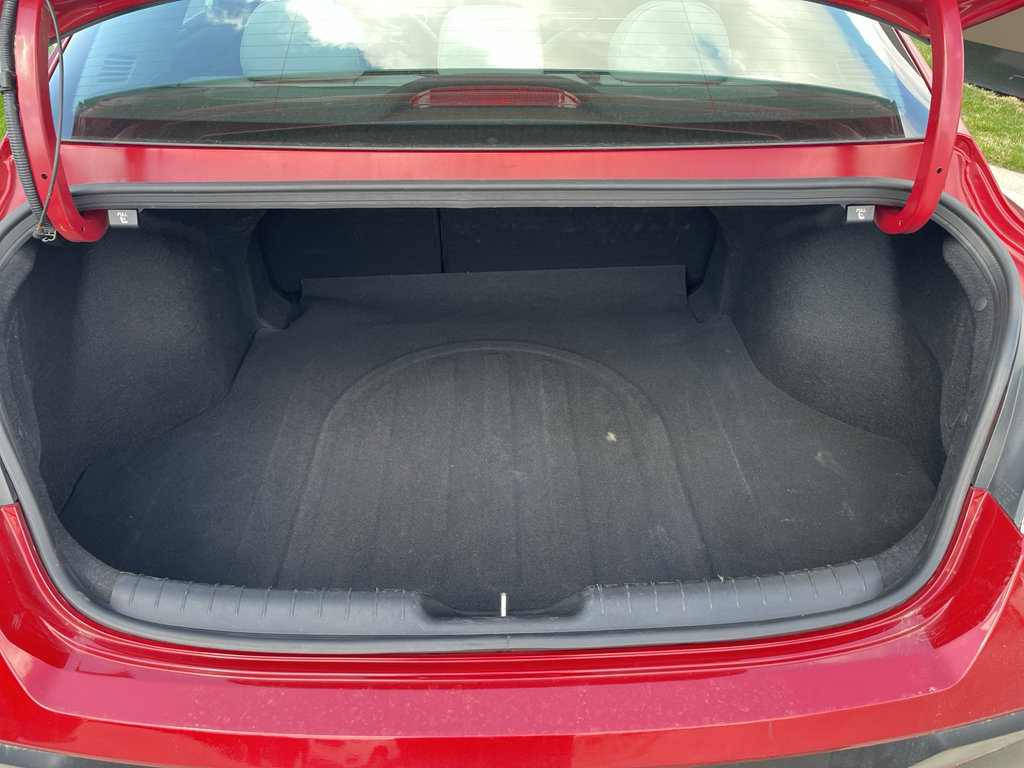 Certified 2025 Hyundai Elantra Limited FWD image 9