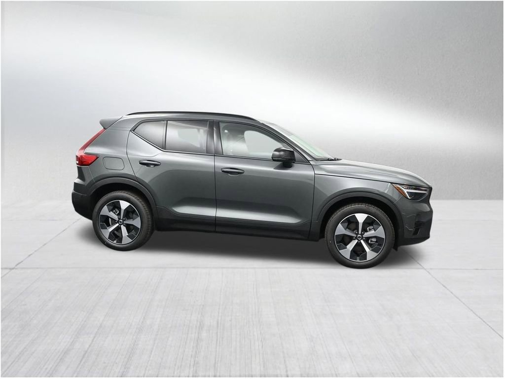 New 2026 Volvo XC40 B5 Plus w/ Protection Package Premier AWD/4WD image 6