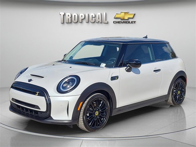 Used 2024 MINI Cooper SE image 1
