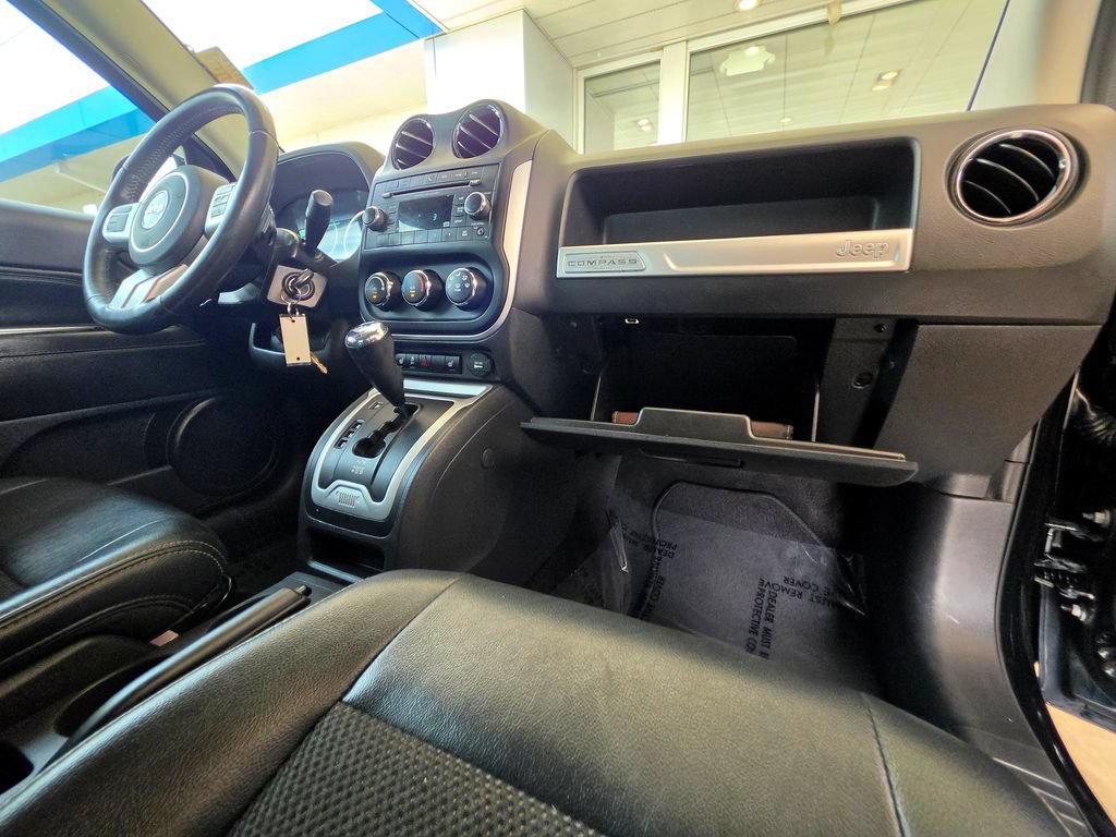 Used 2017 Jeep Compass Latitude AWD/4WD image 46