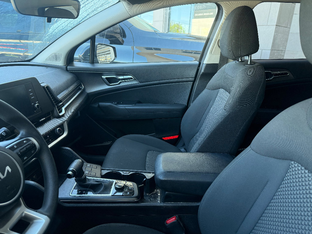 Used 2023 Kia Sportage LX AWD/4WD image 8