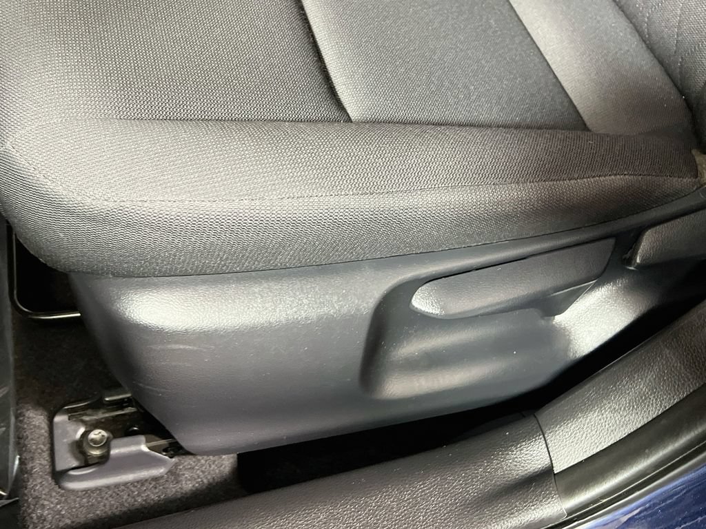 Used 2025 Toyota Corolla LE FWD image 16