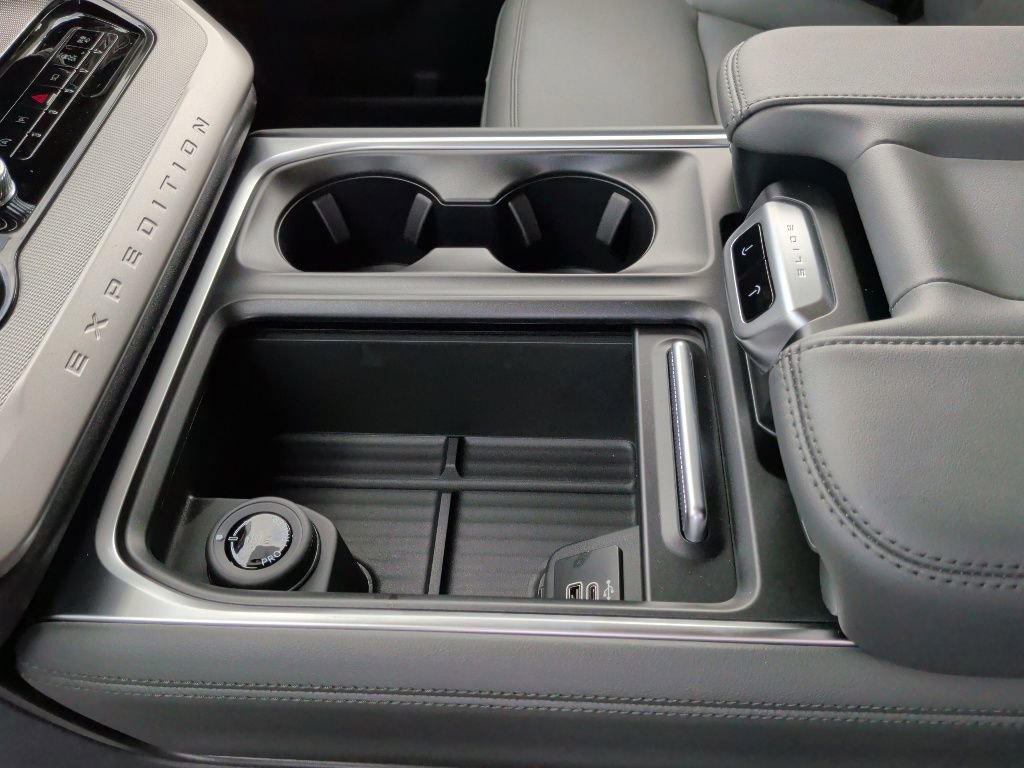 New 2026 Ford Expedition Max Active RWD image 30