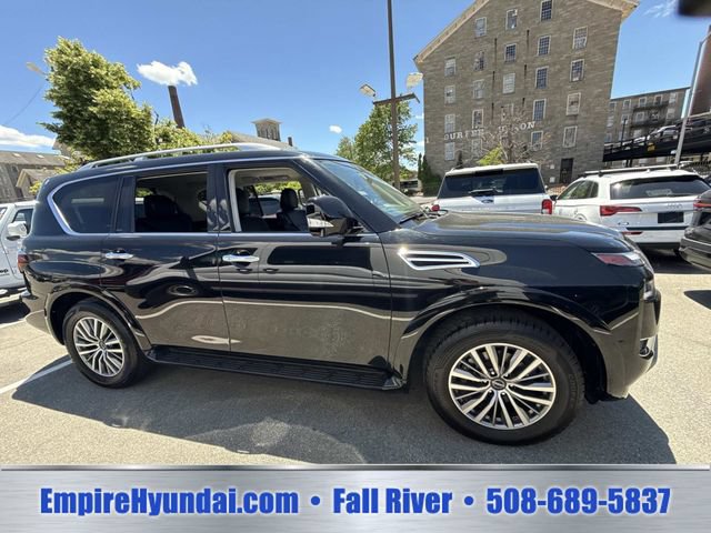 Used 2024 Nissan Armada SL w/ Captain's Chairs Package AWD/4WD image 3