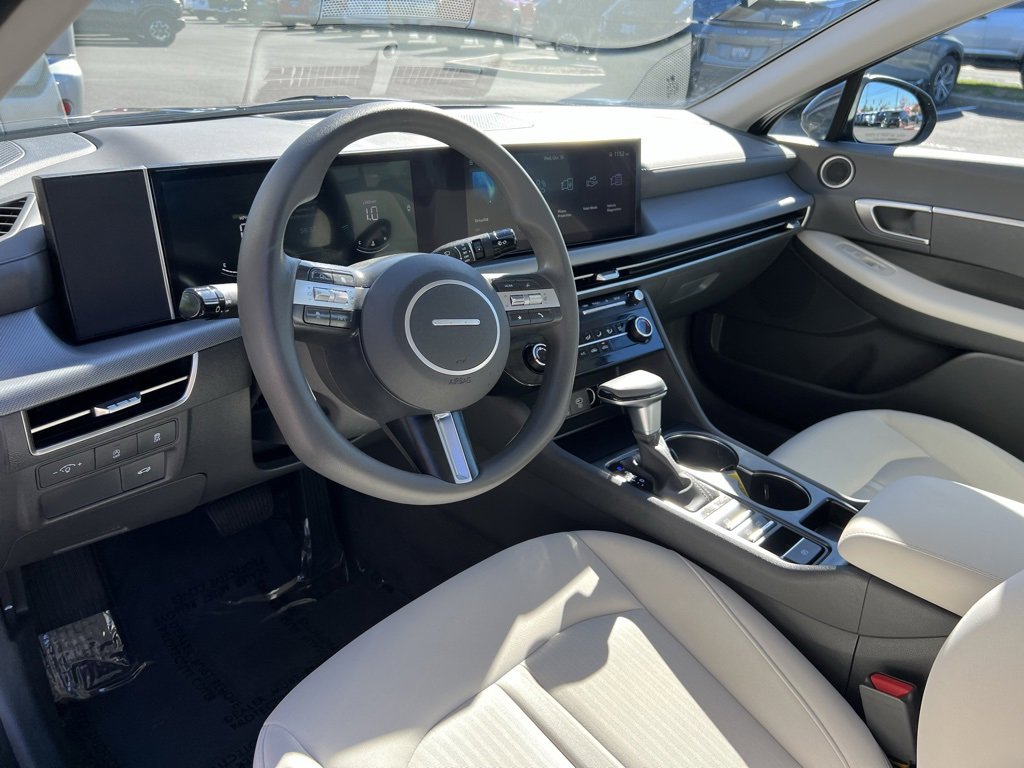 Certified 2025 Hyundai Sonata SE image 13