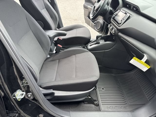 New 2025 Nissan Kicks Play S FWD image 10