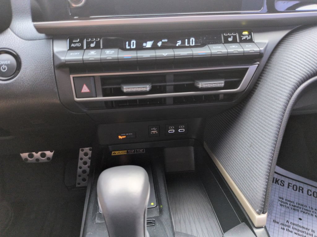 Used 2025 Toyota Camry SE FWD image 18