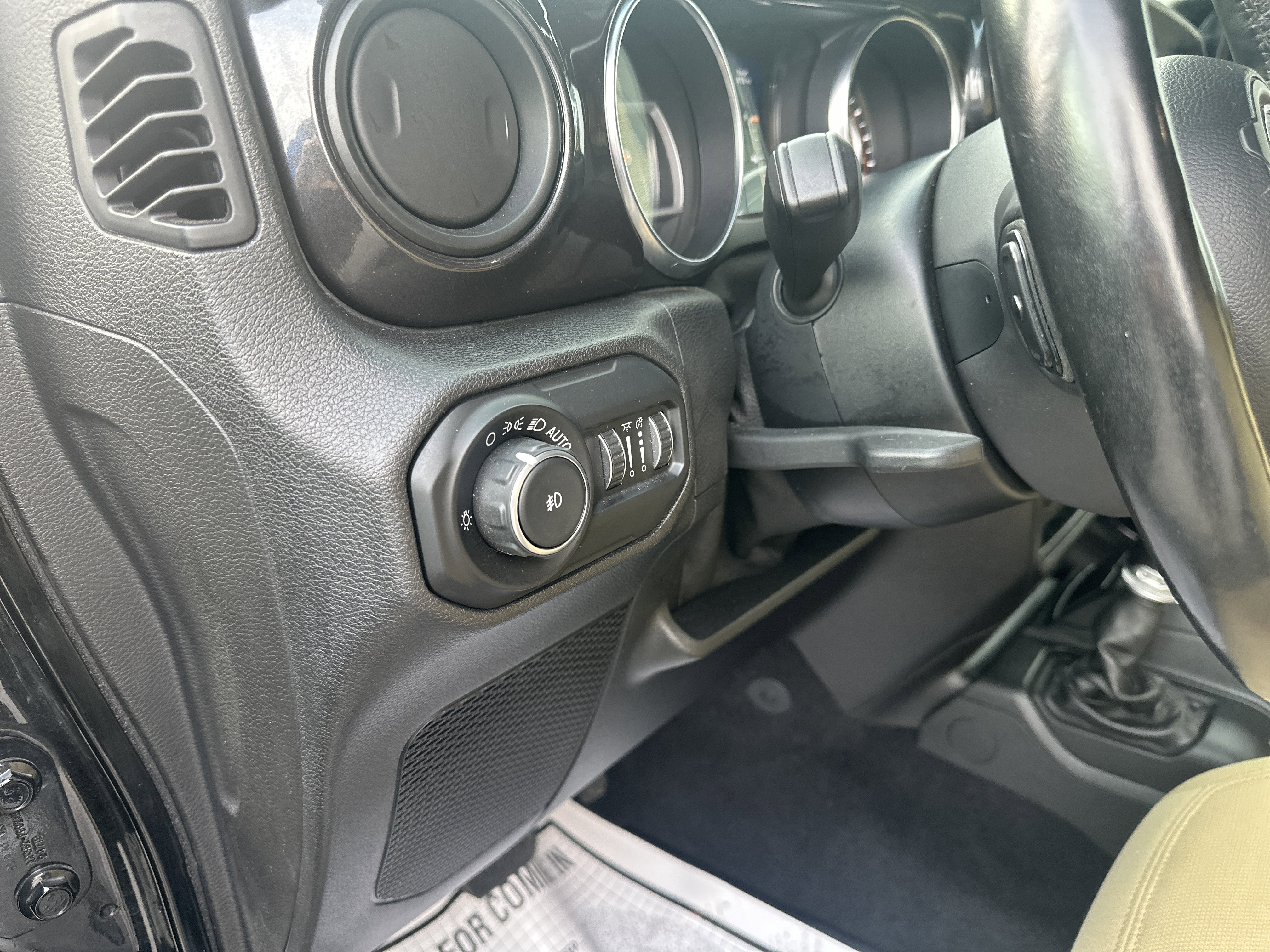 Used 2020 Jeep Wrangler Unlimited Sport image 34