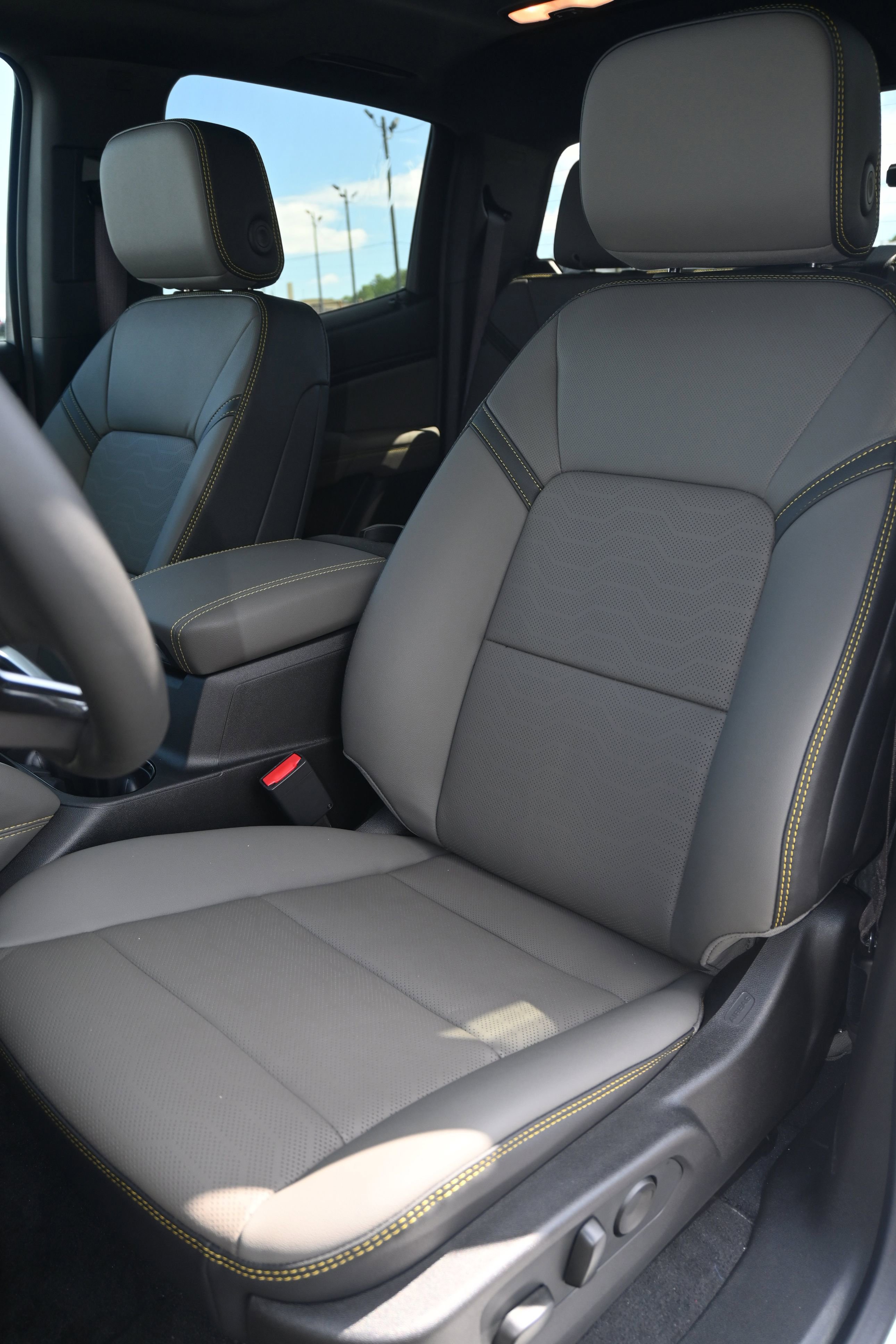 New 2026 Chevrolet Colorado ZR2 w/ Technology Package image 20