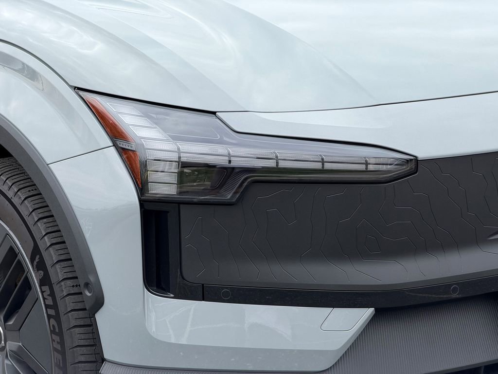 New 2026 Volvo EX30 Cross Country Ultra w/ Protection Package Premier image 3