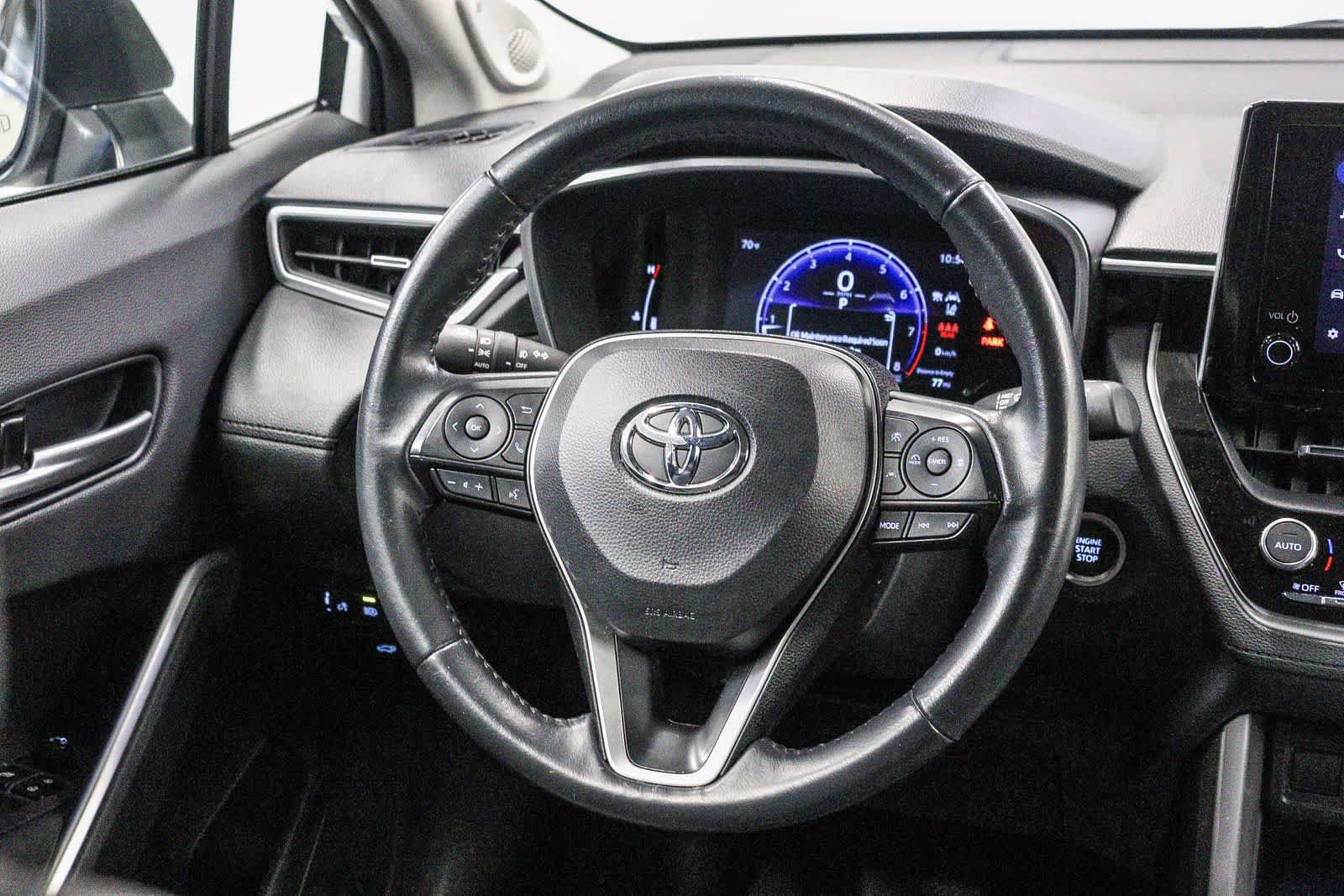 Used 2023 Toyota Corolla Cross XLE w/ Convenience Package FWD image 18