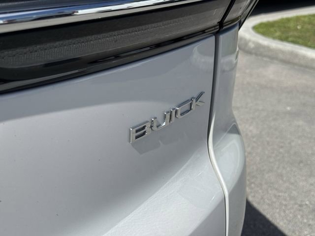 Used 2025 Buick Enclave Avenir image 10