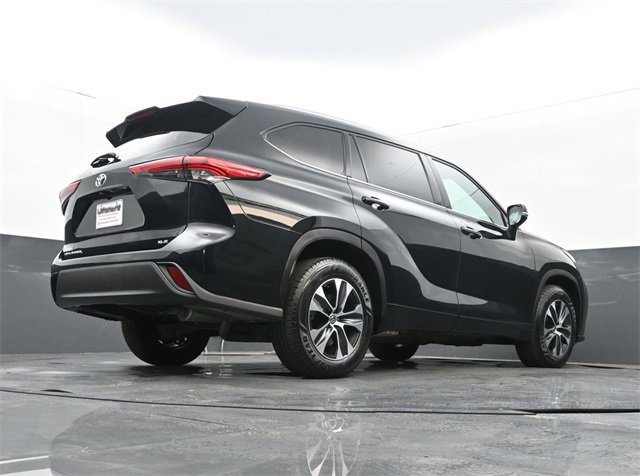 Used 2021 Toyota Highlander XLE image 29