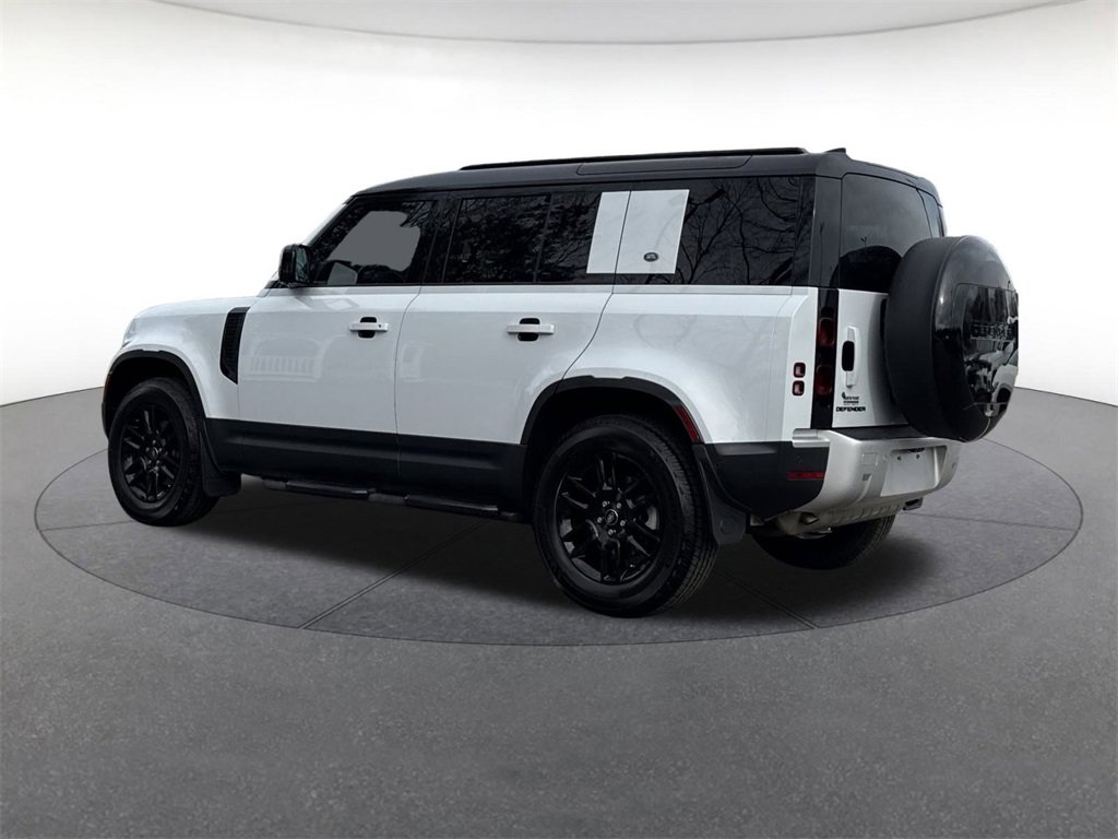Used 2023 Land Rover Defender 110 S image 3