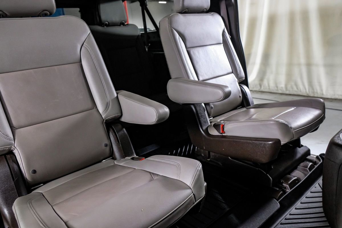 Used 2021 Chevrolet Suburban Z71 w/ Z71 Off-Road Package AWD/4WD image 31