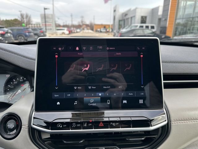 Used 2025 Jeep Compass Limited image 32