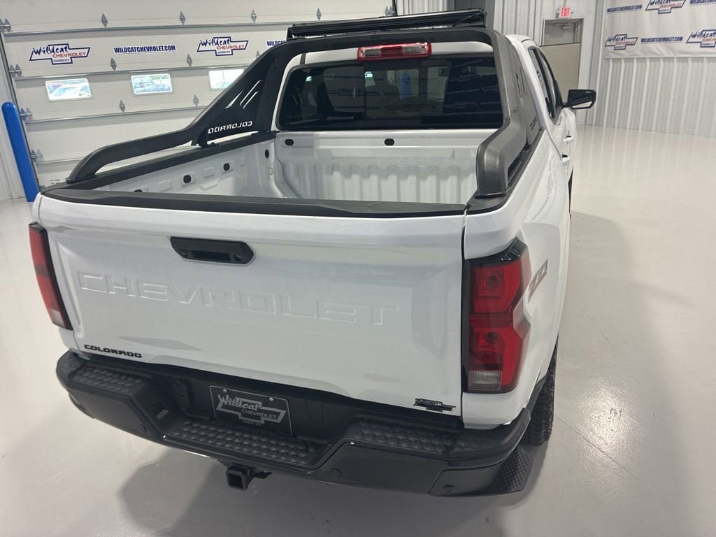 New 2025 Chevrolet Colorado Z71 w/ Midnight Edition AWD/4WD image 12