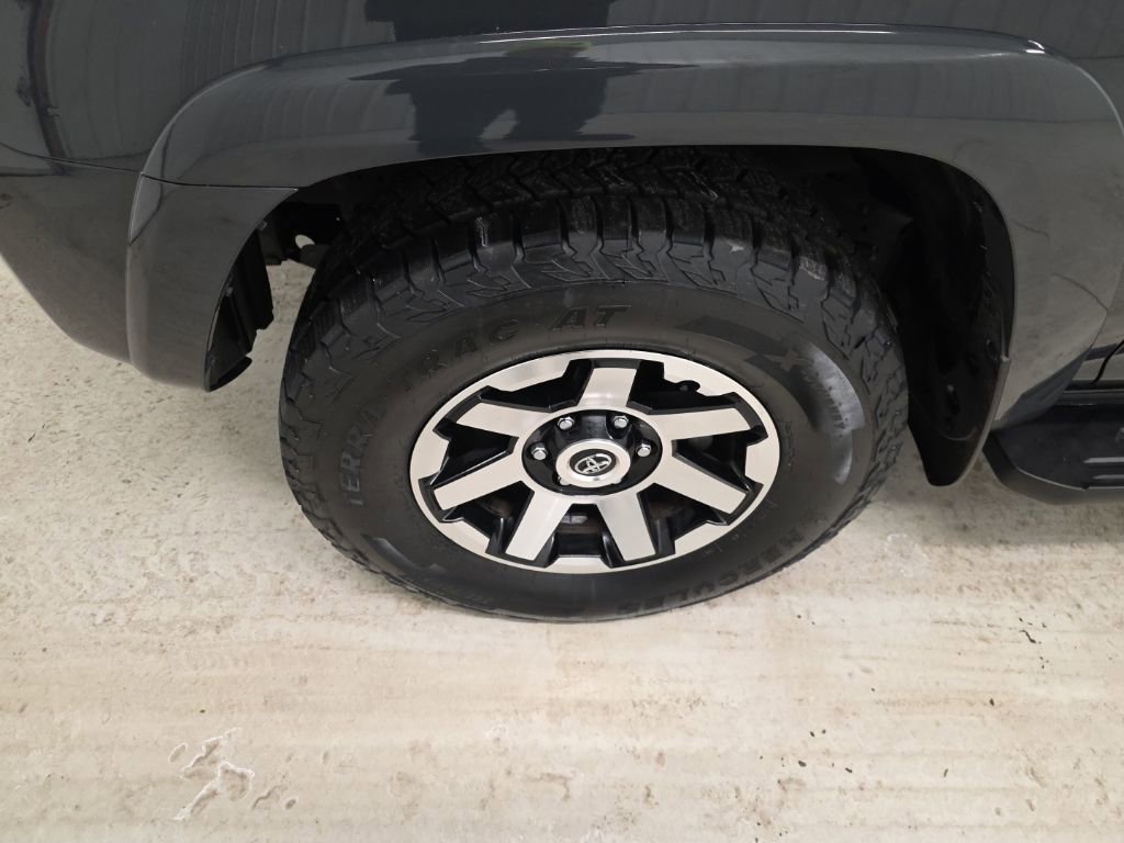 Used 2024 Toyota 4Runner TRD Off-Road image 2