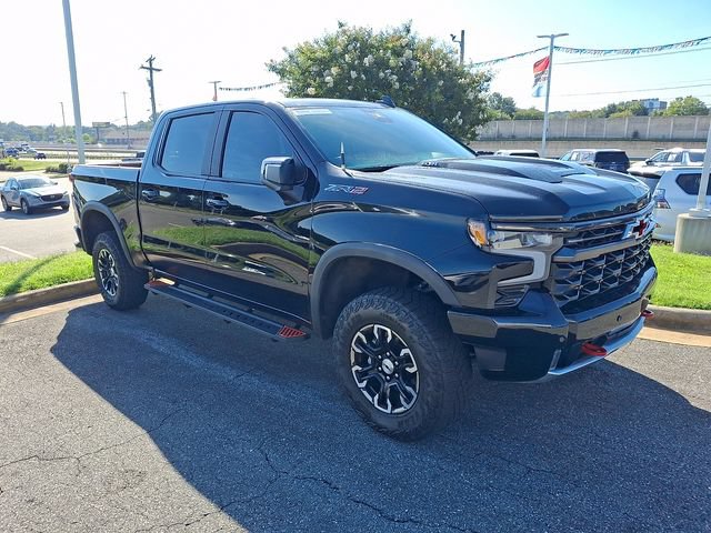 Used 2025 Chevrolet Silverado 1500 ZR2 w/ Technology Package AWD/4WD image 3