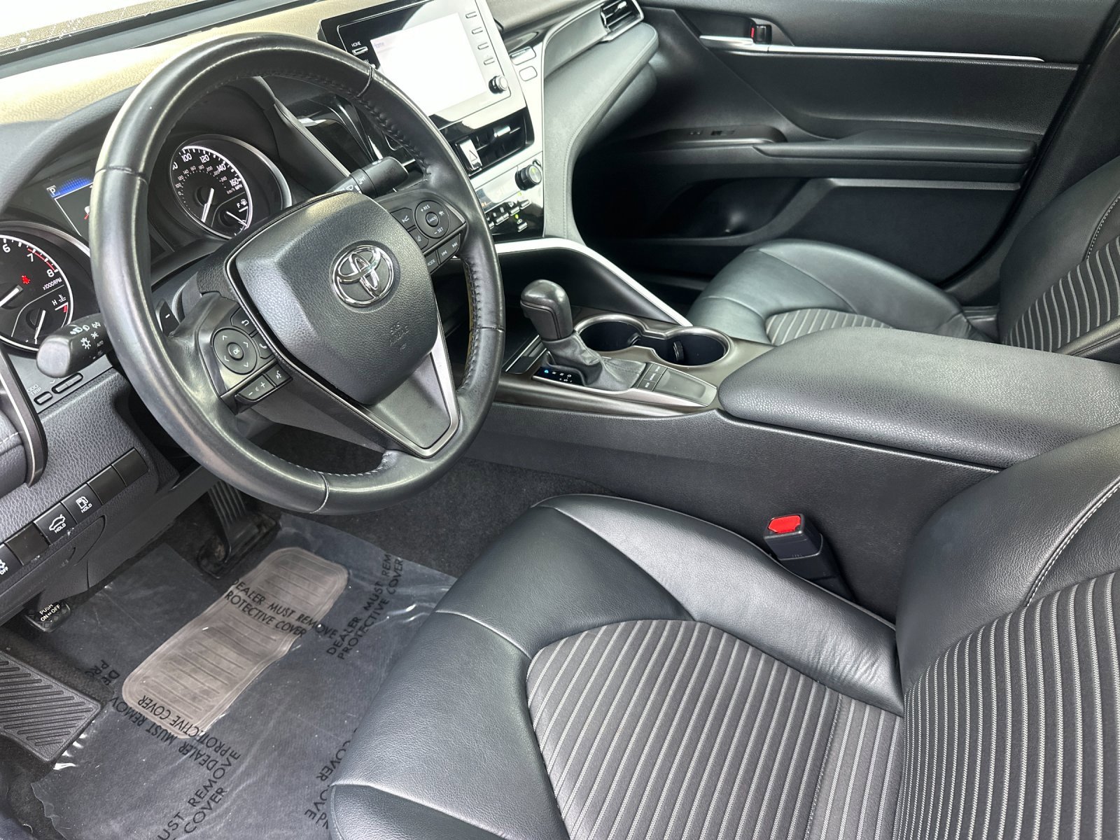 Used 2024 Toyota Camry SE image 9