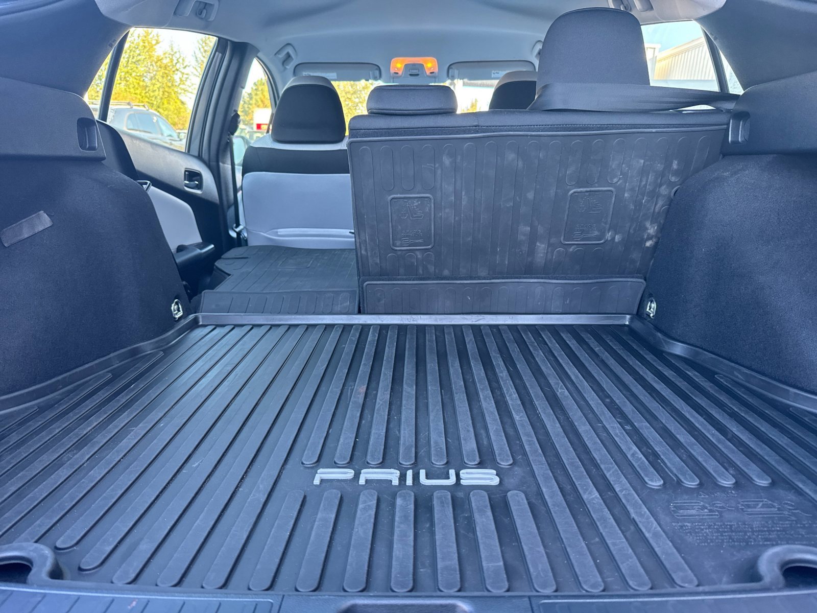 Used 2022 Toyota Prius LE image 15