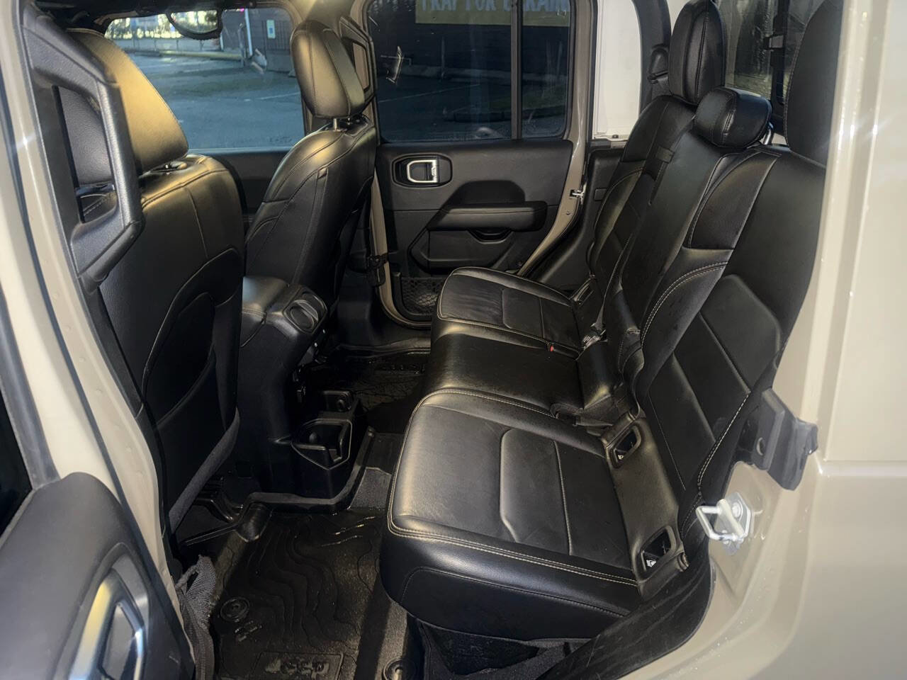 Used 2020 Jeep Gladiator Overland w/ Cold Weather Group AWD/4WD image 44