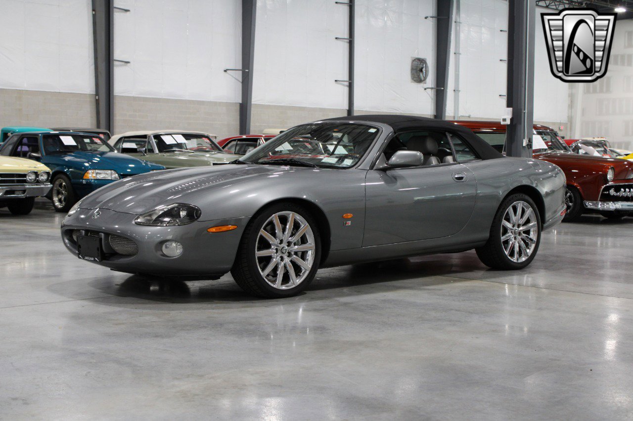Used 2004 Jaguar XK8 Convertible image 12