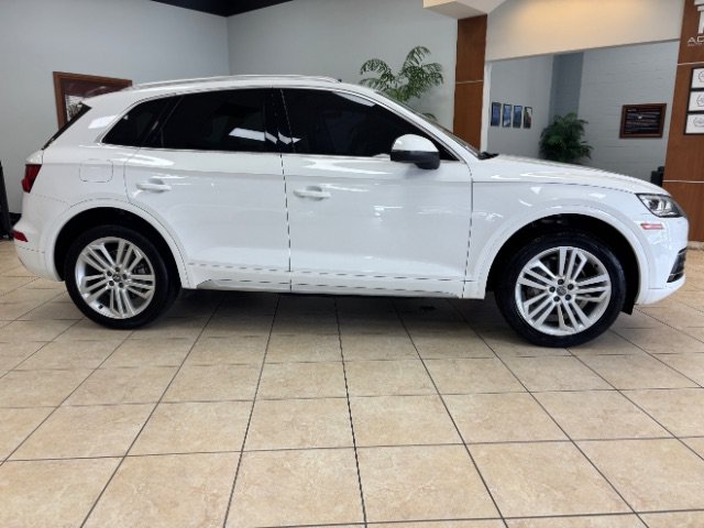 Used 2018 Audi Q5 2.0T Premium Plus w/ Premium Plus Package AWD/4WD image 2